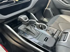 2022 Toyota Highlander Hybrid 2.5L 4WD Premium 7-seat, белый — фото 12