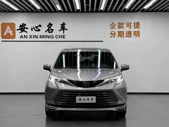 2023 Toyota Sienna 2.5L Hybrid Premium — фото 2