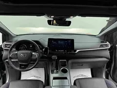 2023 Toyota Sienna 2.5L Hybrid Premium — фото 8