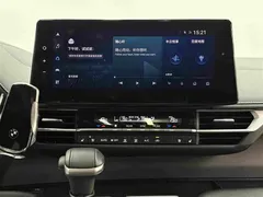 2023 Toyota Sienna 2.5L Hybrid Premium — фото 15