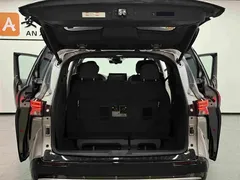 2023 Toyota Sienna 2.5L Hybrid Premium — фото 16