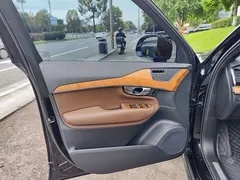 2021 Volvo XC90 B6 Luxury 7, чёрный — фото 6