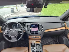 2021 Volvo XC90 B6 Luxury 7, чёрный — фото 10