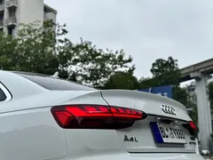 2022 Audi A4L 40 TFSI, белый — фото 30