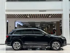 2023 Audi Q7 45 TFSI quattro S line, чёрный — фото 4