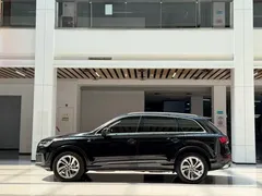 2023 Audi Q7 45 TFSI quattro S line, чёрный — фото 8