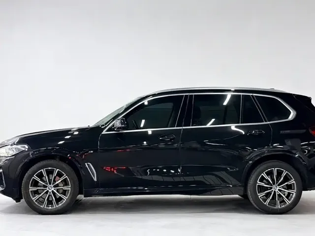 2022 BMW X5 30Li M