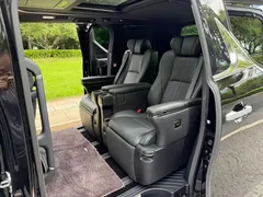 2020 Lexus LM 300h, чёрный — фото 7