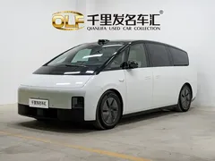 2024 Li Auto MEGA Ultra, белый — фото 1