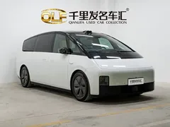2024 Li Auto MEGA Ultra, белый — фото 3