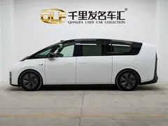 2024 Li Auto MEGA Ultra, белый — фото 7