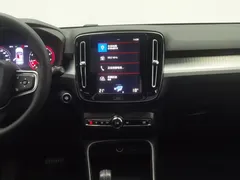 2021 Volvo XC40 T4 4WD, синий — фото 12