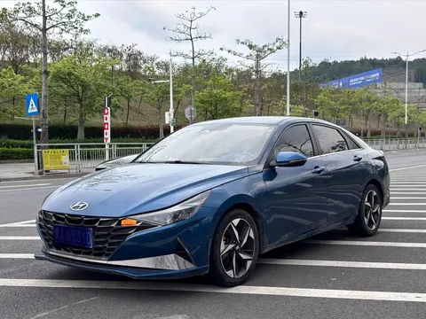 2021 Hyundai Elantra 1.5L CVT LUX Premium