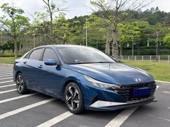 2021 Hyundai Elantra 1.5L CVT LUX Premium, синий — фото 3