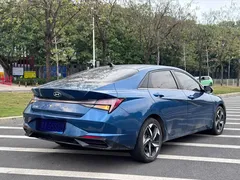2021 Hyundai Elantra 1.5L CVT LUX Premium, синий — фото 5