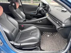 2021 Hyundai Elantra 1.5L CVT LUX Premium, синий — фото 9