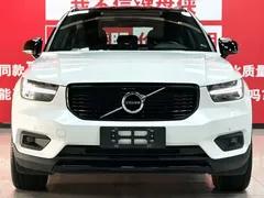 2021 Volvo XC40 T4 4WD Sport, белый — фото 3