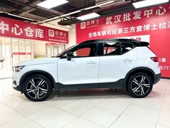 2021 Volvo XC40 T4 4WD Sport, белый — фото 4