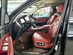 2022 BMW X5 30Li Premium M Sport Package, чёрный — фото 12