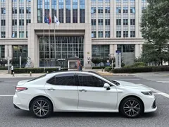 2021 Toyota Camry Hybrid 2.5HG Luxury, белый — фото 6