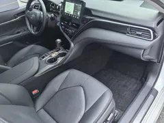 2021 Toyota Camry Hybrid 2.5HG Luxury, белый — фото 10