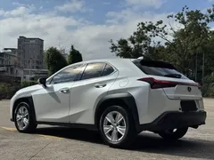 2022 Lexus UX 260h, белый — фото 7