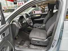 2021 Volvo XC40 T3 Fashion — фото 3