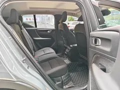 2021 Volvo XC40 T3 Fashion — фото 9