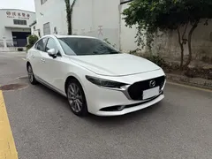 2020 Mazda 3 2.0L AT, белый — фото 3
