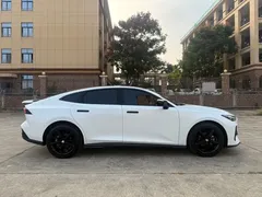 2023 Changan UNI-V 1.5T, белый — фото 4