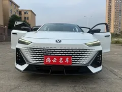 2023 Changan UNI-V 1.5T, белый — фото 22