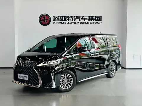 2020 Lexus LM 300h