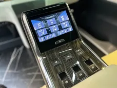 2020 Lexus LM 300h, чёрный — фото 25