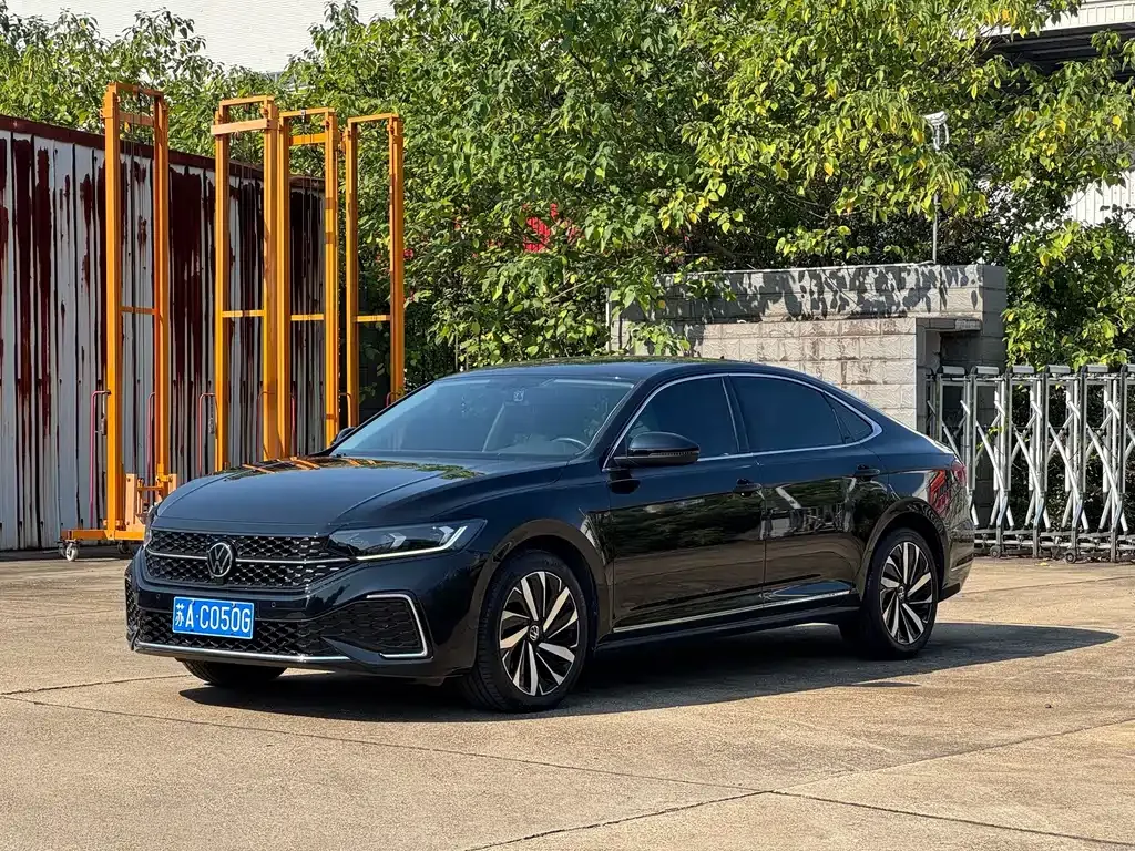 2023 Volkswagen Passat 330TSI Elite
