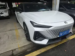 2022 Changan UNI-V 1.5T, белый — фото 26