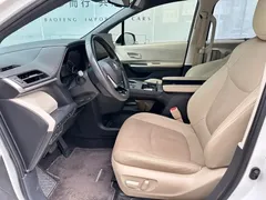 2021 Toyota Sienna 2.5L Hybrid Premium, белый — фото 4