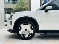 2025 Zeekr 9X Ultra 70kWh, белый — фото 26