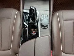 2022 BMW 5 Series 535Le, белый — фото 9