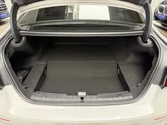 2022 BMW 5 Series 535Le, белый — фото 18