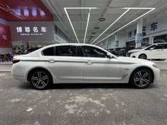 2022 BMW 5 Series 535Le, белый — фото 24