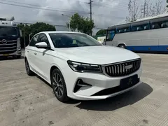 2022 Geely Emgrand 1.5L CVT, белый — фото 3