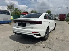 2022 Geely Emgrand 1.5L CVT, белый — фото 10