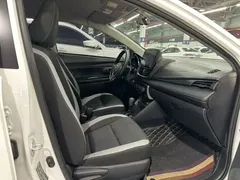 2022 Toyota Yaris L Zhixuan X 1.5L CVT PLUS, белый — фото 11