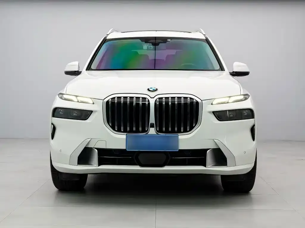 2023 BMW X7 xDrive40i Luxury Package