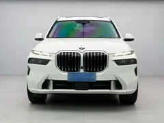 2023 BMW X7 xDrive40i Luxury Package, белый — фото 1