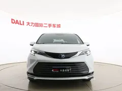 2021 Toyota Sienna 2.5L Hybrid Supreme, белый — фото 2