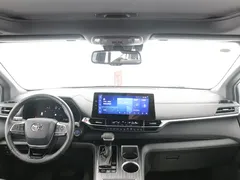 2021 Toyota Sienna 2.5L Hybrid Supreme, белый — фото 9