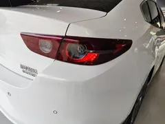 2021 Mazda 3 2.0L AT, белый — фото 8