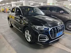 2021 Audi Q5L 40 TFSI, чёрный — фото 1