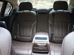 2022 BMW 7 Series 7 740Li, чёрный — фото 24